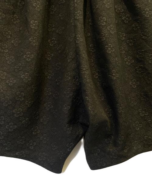BLACK COMME des GARCONS（ブラックコムデギャルソン）BLACK COMME des GARCONS (ブラックコムデギャルソン) フラワージャガードイージーハーフパンツ ブラック サイズ:Sの古着・服飾アイテム