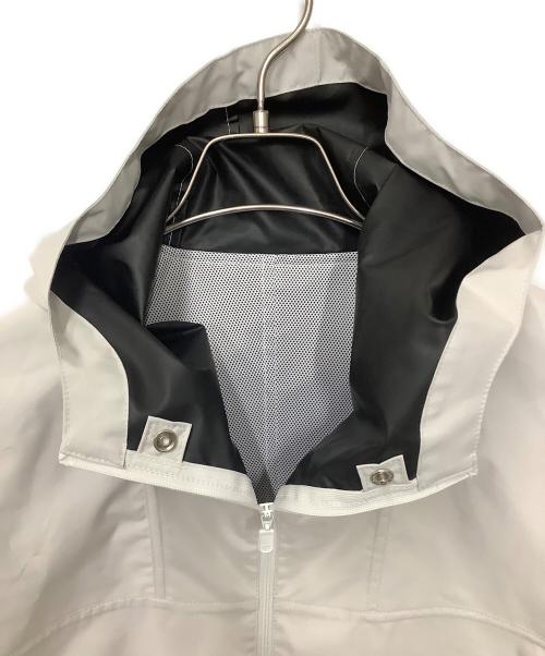 SUN BARRIER 100（サンバリア100）SUN BARRIER 100 (サンバリア100) ナイロンジャケット ライトグレー サイズ:FREEの古着・服飾アイテム