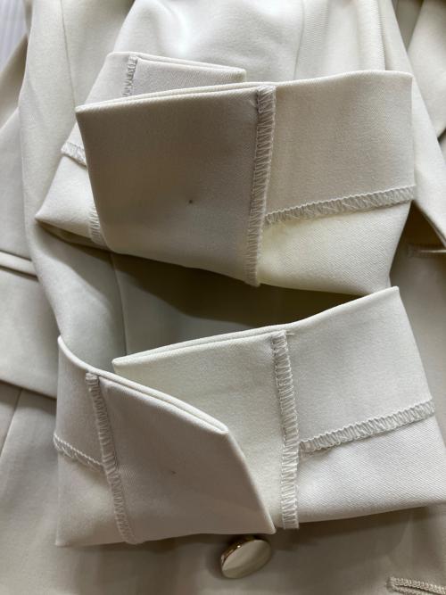 Snidel（スナイデル）Snidel (スナイデル) ダブルブレストテーラードジャケット ライトベージュの古着・服飾アイテム
