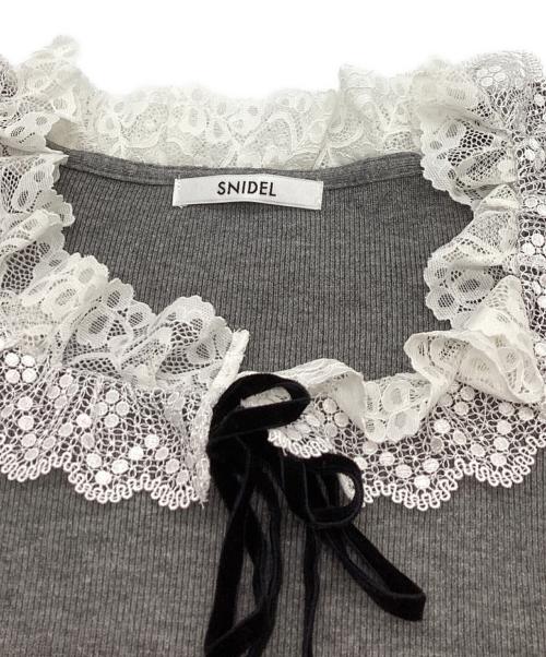Snidel（スナイデル）Snidel (スナイデル) フリルネックニットプルオーバー グレー サイズ:FREEの古着・服飾アイテム