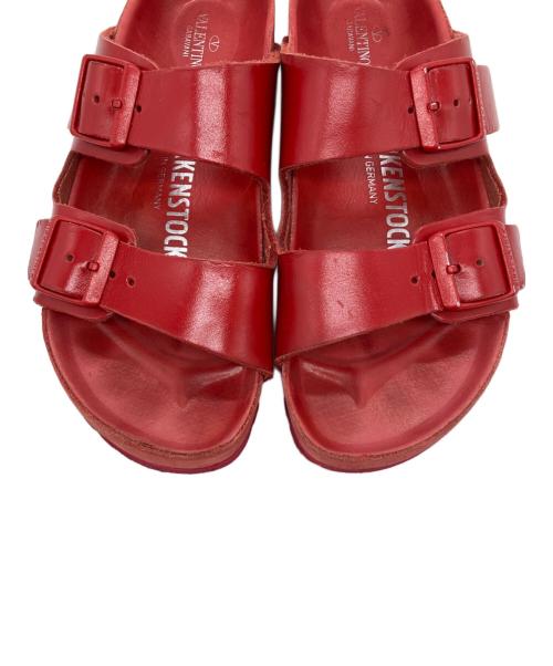 BIRKENSTOCK（ビルケンシュトック）BIRKENSTOCK (ビルケンシュトック) VALENTINO GARAVANI (ヴァレンティノ・ガラヴァーニ) Arizona レッド サイズ:22.5cmの古着・服飾アイテム