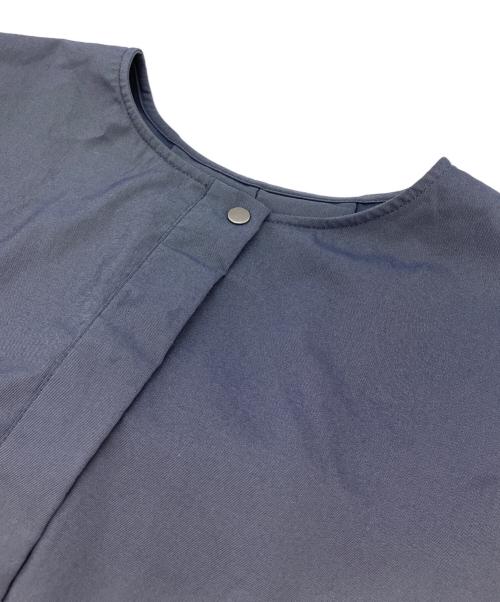 ANAYI（アナイ）ANAYI (アナイ) ストレッチナイロンバルーンジレ ブラウス ブルー サイズ:36の古着・服飾アイテム