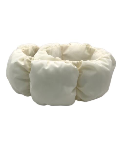 Maison MIHARA YASUHIRO（メゾン ミハラ ヤスヒロ）Maison MIHARA YASUHIRO (メゾン ミハラ ヤスヒロ) Topologie (トポロジー) Puffer Wrist Strap オフホワイトの古着・服飾アイテム