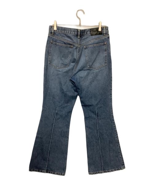 JOHN LAWRENCE SULLIVAN（ジョン ローレンス サリバン）JOHN LAWRENCE SULLIVAN (ジョン ローレンス サリバン) WAHED DENIM FLARED PANTS インディゴ サイズ:48の古着・服飾アイテム