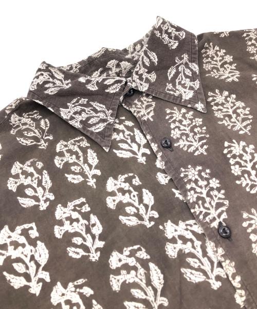 NICENESS（ナイスネス）NICENESS (ナイスネス) LEE FLOWER WOOD PRINT SH グレー×ホワイト サイズ:Mの古着・服飾アイテム