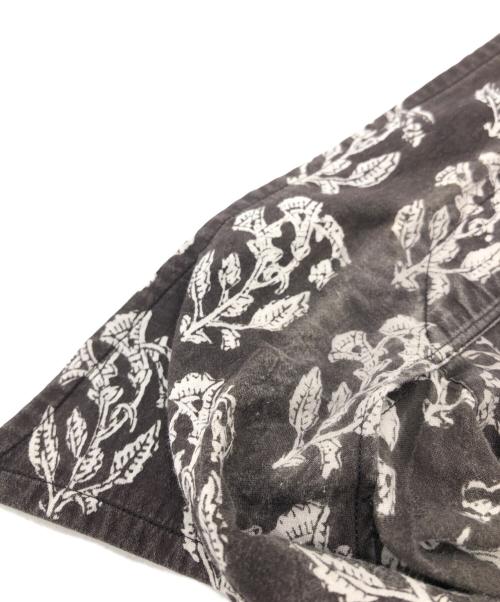 NICENESS（ナイスネス）NICENESS (ナイスネス) LEE FLOWER WOOD PRINT SH グレー×ホワイト サイズ:Mの古着・服飾アイテム
