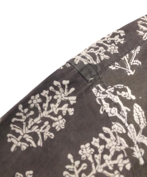 NICENESS（ナイスネス）NICENESS (ナイスネス) LEE FLOWER WOOD PRINT SH グレー×ホワイト サイズ:Mの古着・服飾アイテム