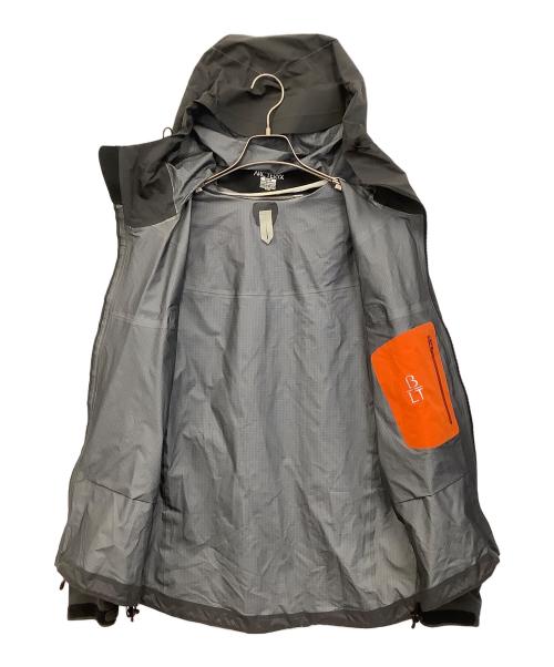 ARC'TERYX（アークテリクス）ARC'TERYX (アークテリクス) Beta LT JACKET グレー サイズ:Mの古着・服飾アイテム