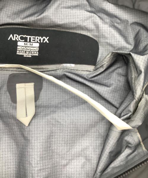 ARC'TERYX（アークテリクス）ARC'TERYX (アークテリクス) Beta LT JACKET グレー サイズ:Mの古着・服飾アイテム