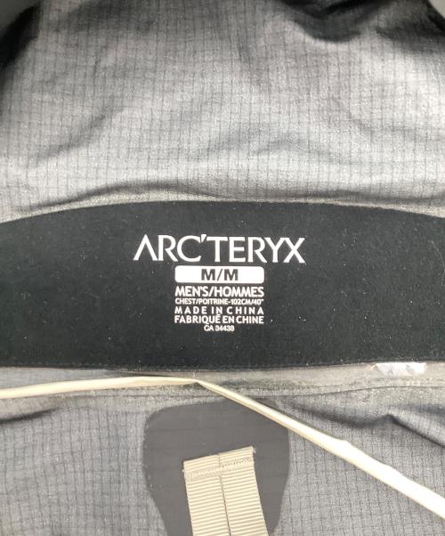 ARC'TERYX（アークテリクス）ARC'TERYX (アークテリクス) Beta LT JACKET グレー サイズ:Mの古着・服飾アイテム