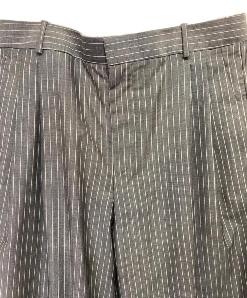 Hed Mayner（ヘド メイナー）Hed Mayner (ヘド メイナー) DOUBLE WAIST SLACKS PANTS/ダブルウエストスラックスパンツ グレー×ホワイト サイズ:XSの古着・服飾アイテム