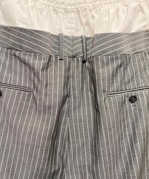 Hed Mayner（ヘド メイナー）Hed Mayner (ヘド メイナー) DOUBLE WAIST SLACKS PANTS/ダブルウエストスラックスパンツ グレー×ホワイト サイズ:XSの古着・服飾アイテム