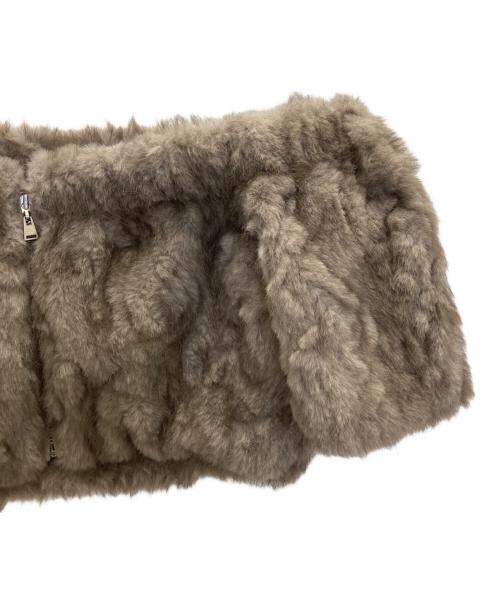 JOSE MOON（ジョゼムーン）JOSE MOON (ジョゼムーン) FUR OFFSHOULDER TOPS モカ サイズ:FREEの古着・服飾アイテム