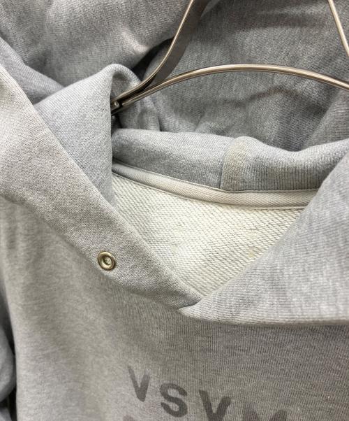 VISVIM（ビズビム）VISVIM (ビズビム) ステンシルプルオーバーパーカー グレー サイズ:2の古着・服飾アイテム