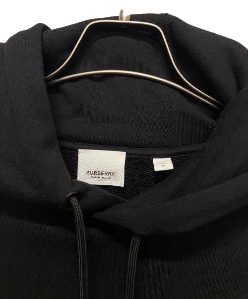 BURBERRY（バーバリー）BURBERRY (バーバリー) レターグラフィックパーカー ブラック サイズ:Lの古着・服飾アイテム