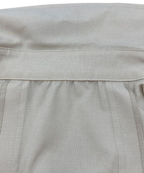 BLUE LABEL CRESTBRIDGE（ブルーレーベルクレストブリッジ）BLUE LABEL CRESTBRIDGE (ブルーレーベルクレストブリッジ) ハイカウントナノショートベスト ベージュ サイズ:38の古着・服飾アイテム