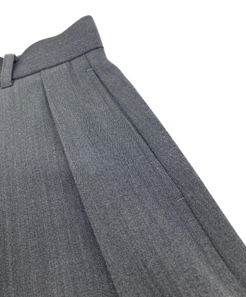 Curensology（カレンソロジー）Curensology (カレンソロジー) ドスキンツータックパンツ　ワイドパンツ グレー サイズ:36の古着・服飾アイテム