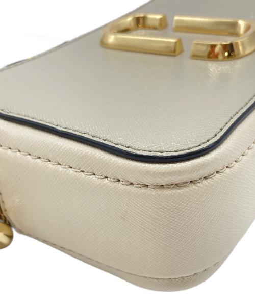 Marc by Marc Jacobs（マークバイマークジェイコブス）Marc by Marc Jacobs (マークバイマークジェイコブス) スナップショット ショルダーバッグ ライトグレー サイズ:実寸参照の古着・服飾アイテム