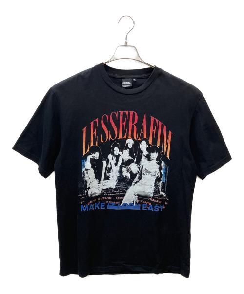LE SSERAFIM（ルセラフィム）LE SSERAFIM (ルセラフィム) peaches (ピーチーズ) メンバーTシャツ ブラック サイズ:Mの古着・服飾アイテム