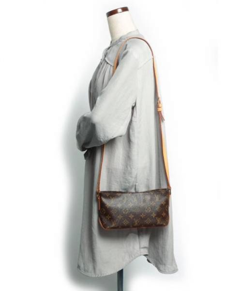 LOUIS VUITTON（ルイ ヴィトン）LOUIS VUITTON (ルイヴィトン) トロター/ショルダーポーチ ブラウン サイズ:-の古着・服飾アイテム