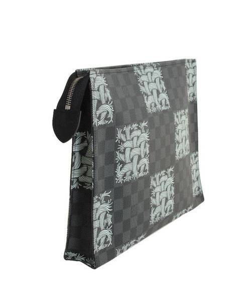LOUIS VUITTON（ルイ ヴィトン）LOUIS VUITTON (ルイヴィトン) ポシェット・ヴォワヤージュ/クラッチバッグ グレー サイズ:- ダミエ・グラフィット N61234 DU2175の古着・服飾アイテム