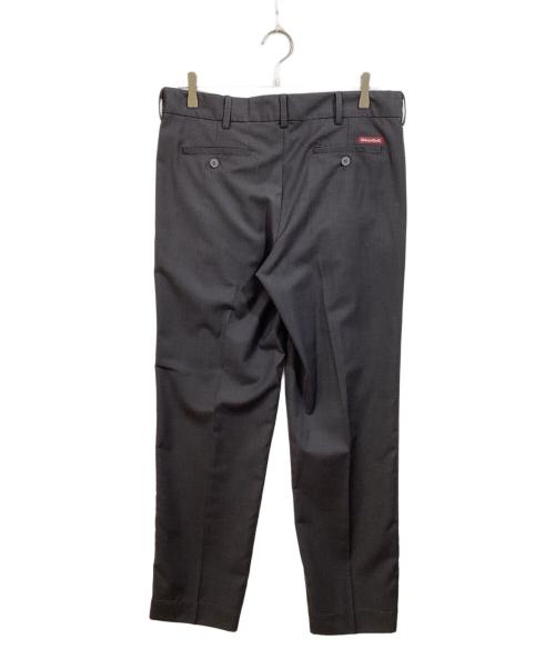 HIDE AND SEEK（ハイドアンドシーク）HIDE AND SEEK (ハイドアンドシーク) PLEATED TROUSER グレー サイズ:Ｍの古着・服飾アイテム