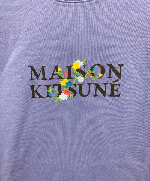 maison kitsune（メゾンキツネ）maison kitsune (メゾンキツネ) ロゴフラワーTシャツ ブルー サイズ:Lの古着・服飾アイテム