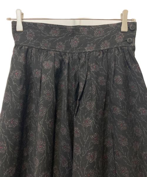 tricot COMME des GARCONS（トリココムデギャルソン）tricot COMME des GARCONS (トリココムデギャルソン) フラワープリントスカート ブラック サイズ:Ｍの古着・服飾アイテム