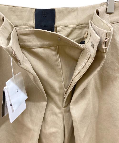 GIVENCHY（ジバンシィ）GIVENCHY (ジバンシィ) バミューダショーツ ベージュ サイズ:46の古着・服飾アイテム