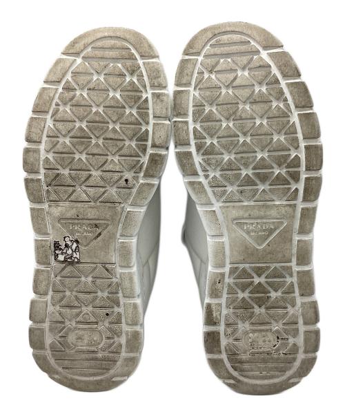 PRADA（プラダ）PRADA (プラダ) パデッドナッパレザースニーカー ホワイト サイズ:6の古着・服飾アイテム