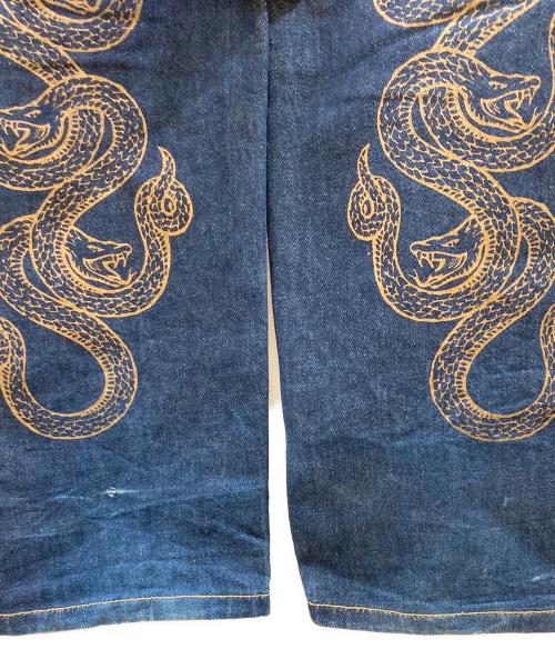 SUPPLIER（サプライヤー）SUPPLIER (サプライヤー) スネーク柄デニムパンツ インディゴ サイズ:Mの古着・服飾アイテム