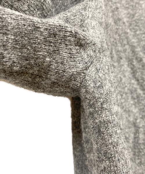 PLAY COMME des GARCONS（プレイコムデギャルソン）PLAY COMME des GARCONS (プレイコムデギャルソン) V-Neck Cardigan グレー サイズ:XXLの古着・服飾アイテム