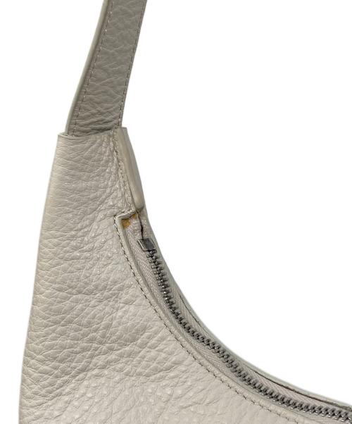 aesther ekme（エスターエクミ）aesther ekme (エスターエクミ) ショルダーバッグ アイボリーの古着・服飾アイテム