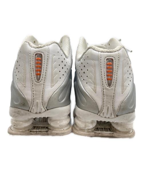 NIKE（ナイキ）NIKE (ナイキ) SHOX R4 ホワイト サイズ:23cmの古着・服飾アイテム