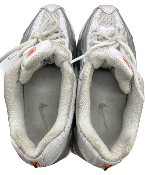 NIKE（ナイキ）NIKE (ナイキ) SHOX R4 ホワイト サイズ:23cmの古着・服飾アイテム