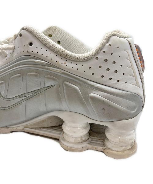 NIKE（ナイキ）NIKE (ナイキ) SHOX R4 ホワイト サイズ:23cmの古着・服飾アイテム