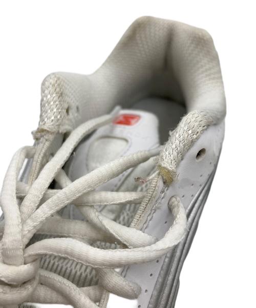 NIKE（ナイキ）NIKE (ナイキ) SHOX R4 ホワイト サイズ:23cmの古着・服飾アイテム