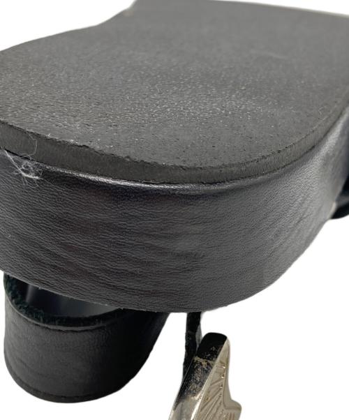 TOGA PULLA（トーガ プルラ）TOGA PULLA (トーガ プルラ) RAY BEAMS (レイ ビームス) 別注 Metal emboss sandal SP ブラック サイズ:SIZE 42の古着・服飾アイテム