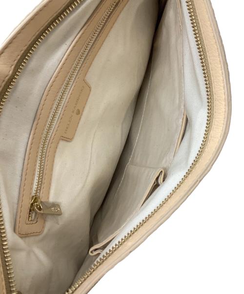 HELEN KAMINSKI（ヘレンカミンスキー）HELEN KAMINSKI (ヘレンカミンスキー) クラッチバッグ ベージュの古着・服飾アイテム