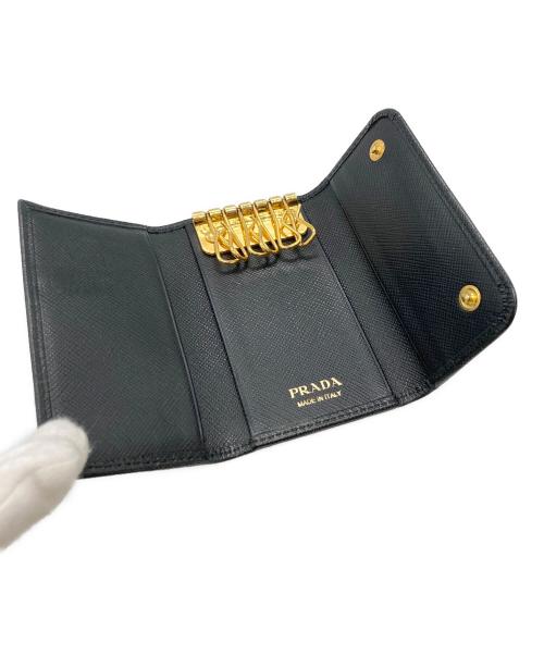 PRADA（プラダ）PRADA (プラダ) サフィアーノレザー6連キーケース ブラックの古着・服飾アイテム