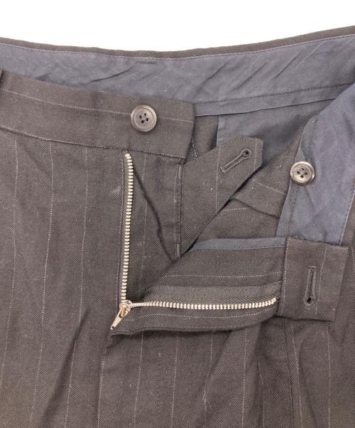 MAINU（マイヌ）MAINU (マイヌ) ウールストライプパンツ ブラック サイズ:２の古着・服飾アイテム