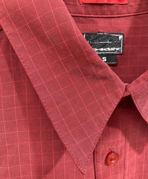 OAKLEY（オークリー）OAKLEY (オークリー) 半袖シャツ レッド サイズ:Sの古着・服飾アイテム