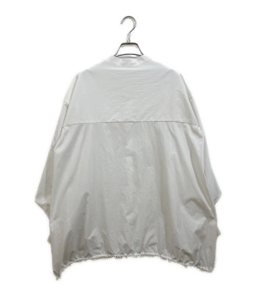 UN3D.（アンスリード）UN3D. (アンスリード) W TRIANGLE TUCK SH/ダブルタックオーバーシャツ ホワイト サイズ:38の古着・服飾アイテム