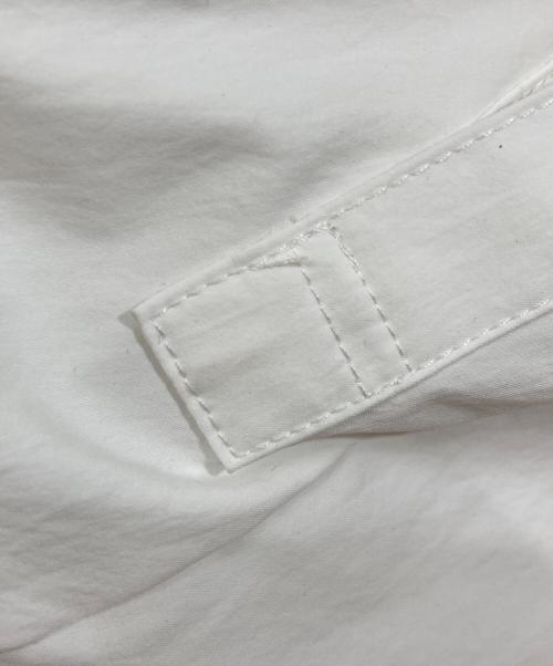 UN3D.（アンスリード）UN3D. (アンスリード) W TRIANGLE TUCK SH/ダブルタックオーバーシャツ ホワイト サイズ:38の古着・服飾アイテム