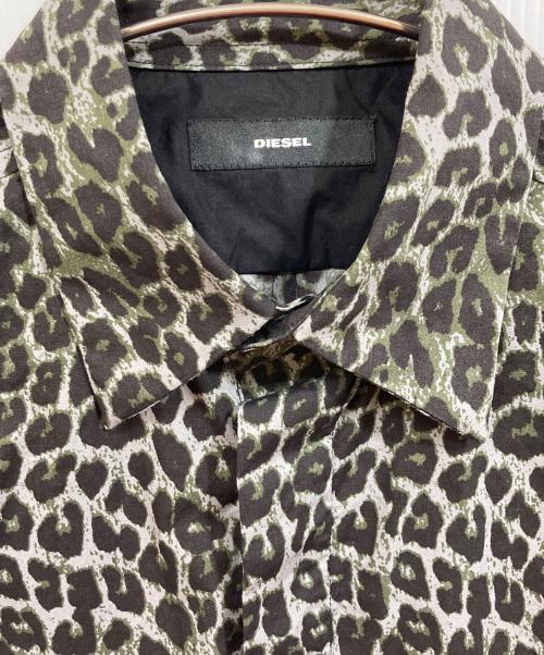 DIESEL（ディーゼル）DIESEL (ディーゼル) 袖カモフラ切替レオパードシャツ グリーン×ブラウン サイズ:XSの古着・服飾アイテム