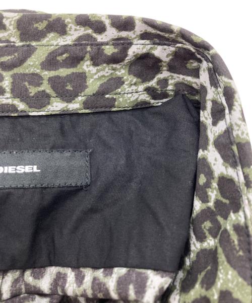 DIESEL（ディーゼル）DIESEL (ディーゼル) 袖カモフラ切替レオパードシャツ グリーン×ブラウン サイズ:XSの古着・服飾アイテム