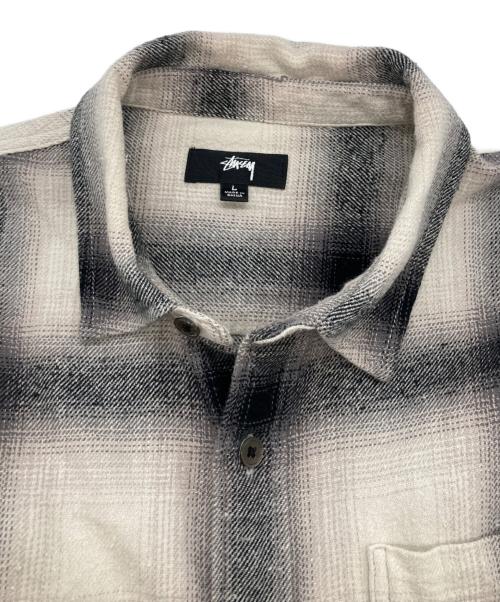 stussy（ステューシー）stussy (ステューシー) Hellshire Plaid Shirt グレー サイズ:SIZE Lの古着・服飾アイテム