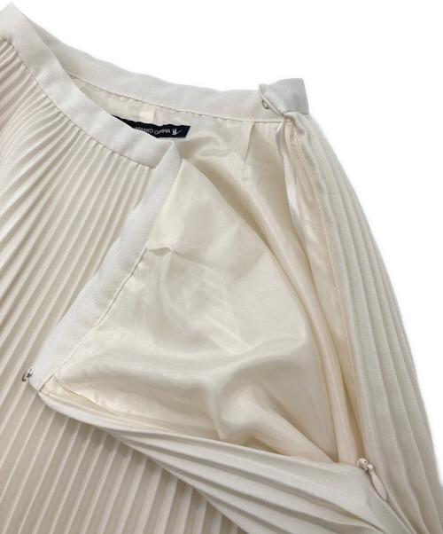 TSURU by MARIKO OIKAWA（ツルバイマリコオイカワ）TSURU by MARIKO OIKAWA (ツルバイマリコオイカワ) プリーツスカート アイボリー サイズ:36の古着・服飾アイテム