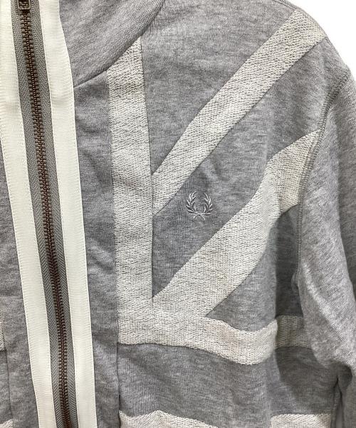 FRED PERRY（フレッドペリー）FRED PERRY (フレッドペリー) ジップパーカー グレー サイズ:SIZE Mの古着・服飾アイテム