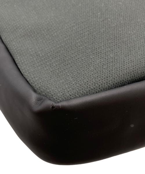 FRED PERRY（フレッドペリー）FRED PERRY (フレッドペリー) ショルダーバッグ グレーの古着・服飾アイテム